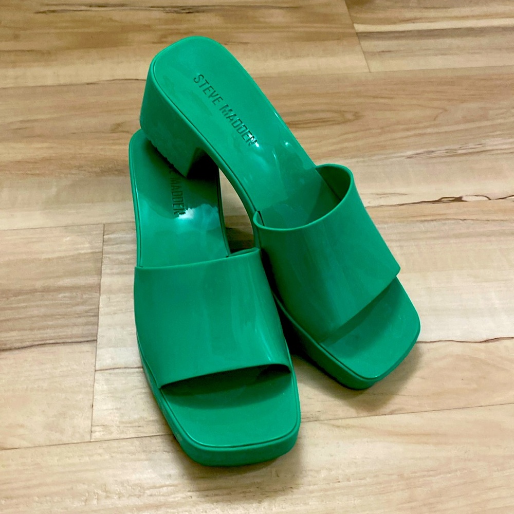 Steve Madden Green Sandals